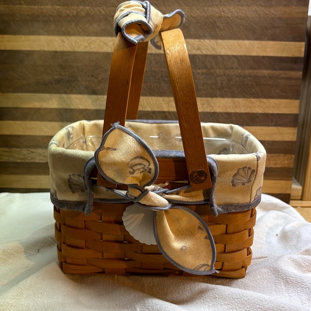 Longaberger 1991 seashell basket